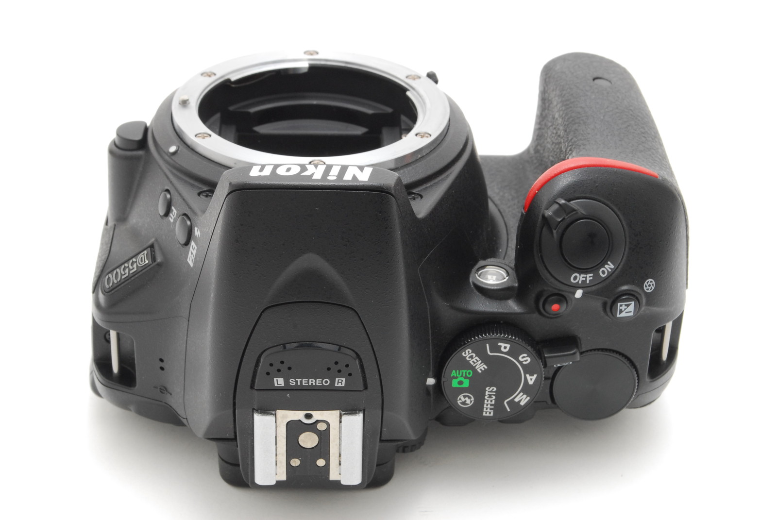 Nikon D5500 NIKKOR 55-300mmレンズ付き ニコン Nikon D5500 300mm ダブルレンズセット カメラ レンズ