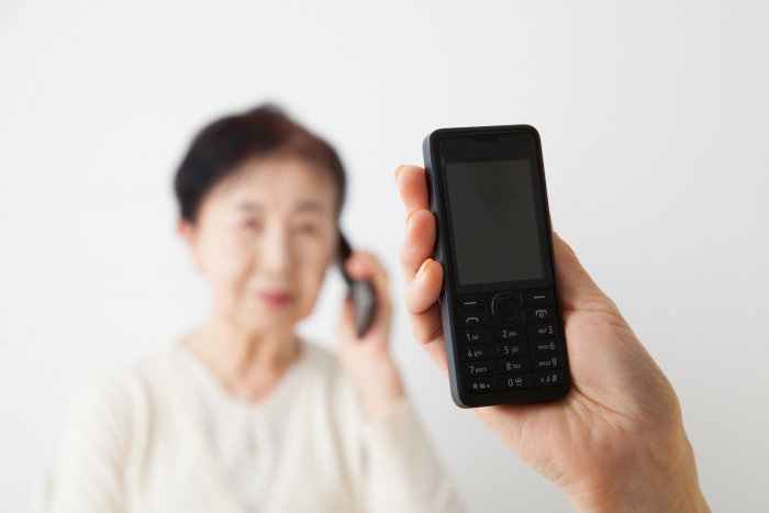 孤独死対策に有効な見守りサービスの選び方とは?高齢者を安心して受け入れるポイント1