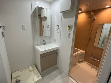 交通量の多い春日通り沿いなのにとても静か!二重サッシの効果、入居者目線の工夫は必見のRC造賃貸マンション完成見学会|朝日建設0