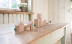 エンドユーザーの8割超が住宅選びで省エネ性能を重視。特に「光熱費の目安」に高い関心あり