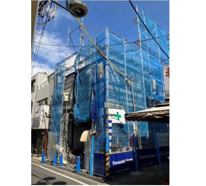 代田橋駅から徒歩1分！15cm単位の敷地対応力を生かした設計・技術力の高さは現地に行ってこそわかるポイント。2階建てと3階建ての2棟が見られる重量鉄骨造の構造見学会｜パナソニック ホームズ