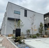 間口が狭く奥行きのある立地を最大限に活用。様々なこだわりや工夫が見逃せない建築家が手がけた賃貸住宅の完成見学会｜アーキテクツ・スタジオ・ジャパン