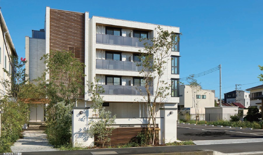 グリーンが際立つホテルライクの上質な共用部、最新の設備・仕様が揃った3LDKを見学できる4階建て賃貸マンション 実例見学会｜積水ハウス0