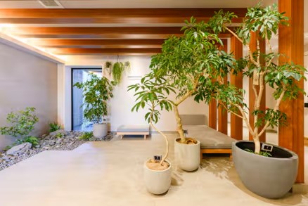 グリーンが際立つホテルライクの上質な共用部、最新の設備・仕様が揃った3LDKを見学できる4階建て賃貸マンション 実例見学会｜積水ハウス0