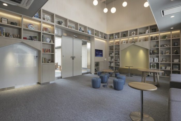 【箕面萱野駅近くの好立地に竣工】高遮音床システムの効果は体感必須！石貼りと木調縦格子スクリーンをアクセントにした重厚感ある外観が目をひく重量鉄骨造3階建て高級賃貸マンション 完成実例見学会｜積水ハウス0