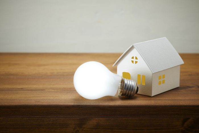 蛍光灯はいつまで使える？「2027年問題」と賃貸オーナーが今やっておくべきLED対策2