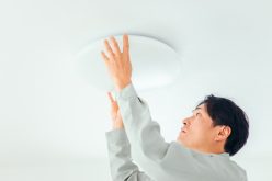 蛍光灯だけじゃない。10年以上使う照明器具に潜む「経年劣化」リスク