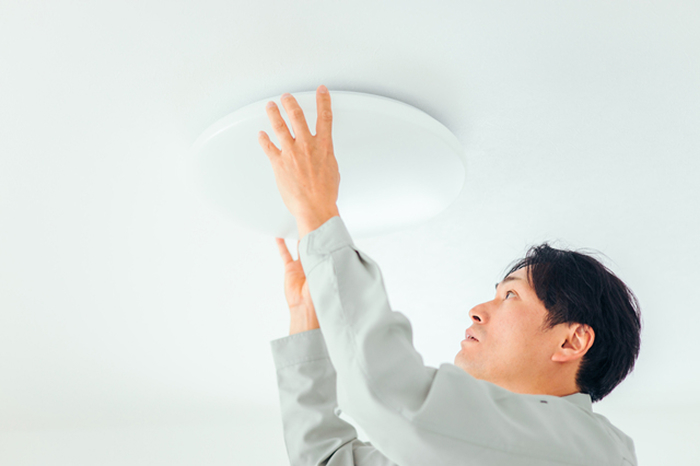 蛍光灯だけじゃない。10年以上使う照明器具に潜む「経年劣化」リスク1