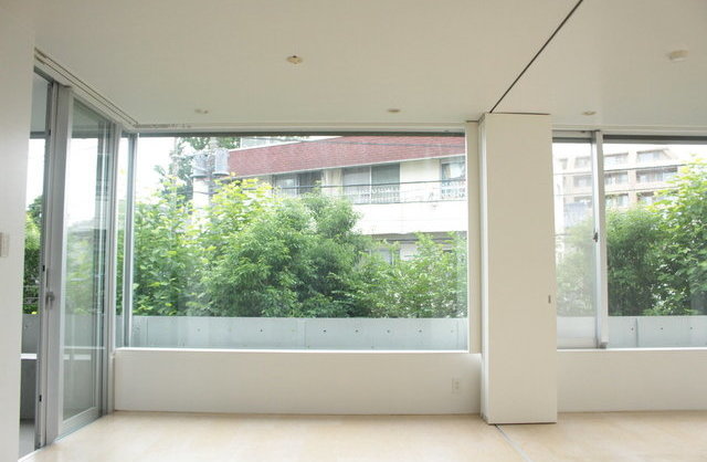 つやっとホワイトの内観