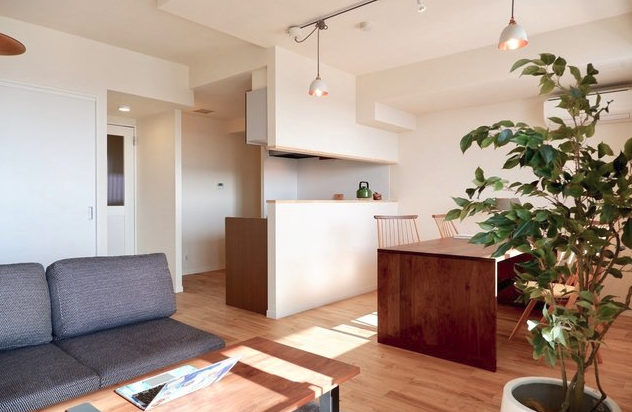 TOMOS　集まる思い出。の内観