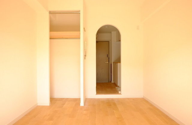 TOMOS ぬくもりに、おこもりの内観