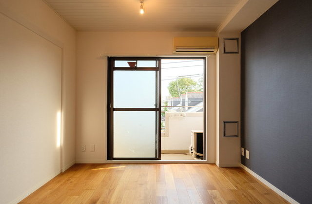 TOMOS まるごと全部の内観