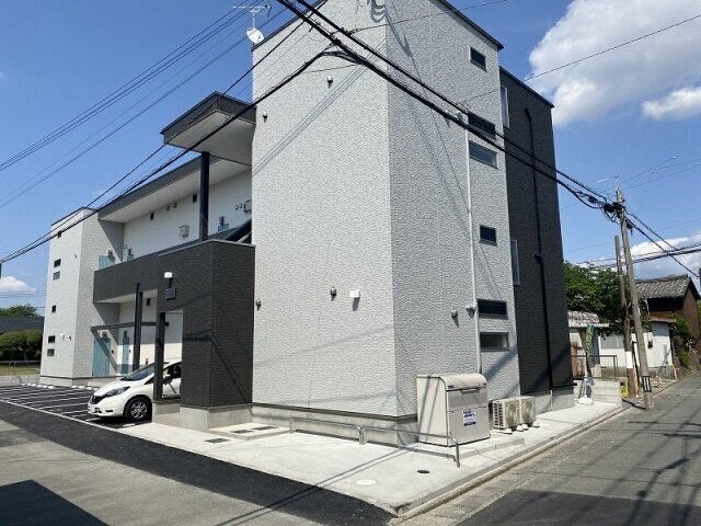 白い床と秘密基地 3