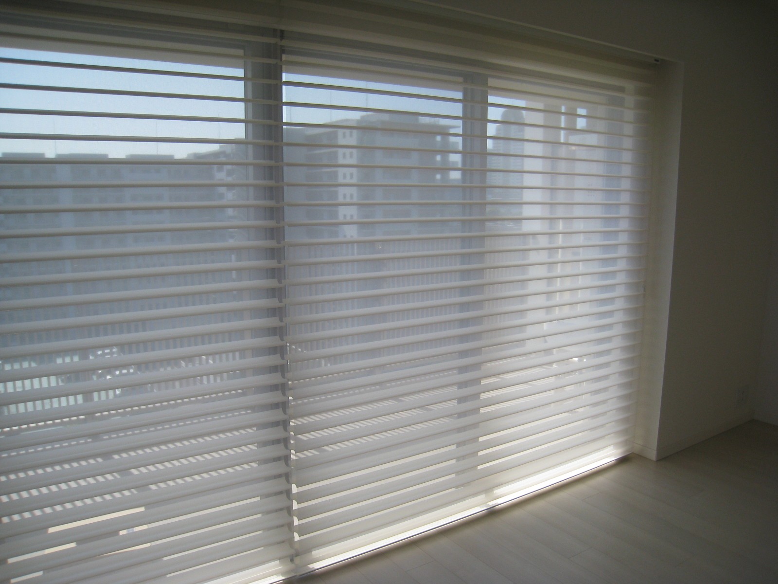 ハンターダグラス シルエットシェード 写真 専門家プロファイル