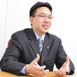 真山 英二
