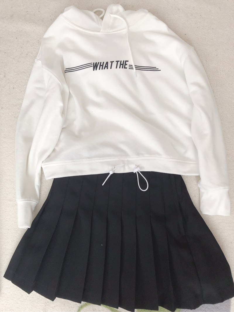 今度ディズニーに行くのですが 全員で白黒で行こうという話になったので一応決 Ricotta