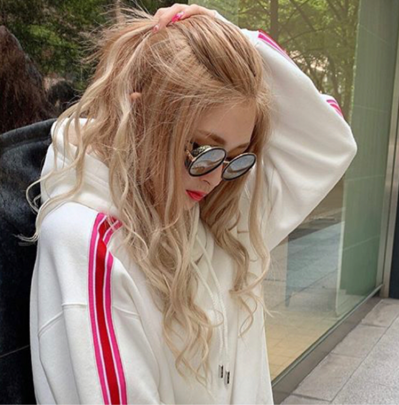 この髪色は 美容院で行く時なんとオーダーすればいいですか ハイライトです Ricotta