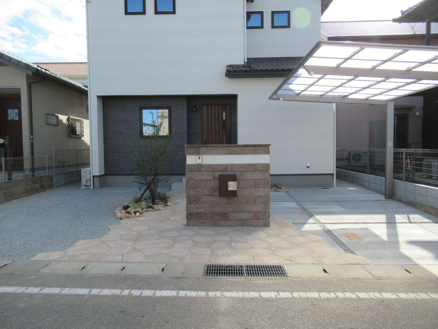 小野市m様邸トータル外構完成いたしました 加東市 小野市 加西市 西脇市 三木市の外構工事やエクステリア工事は庭楽館へ