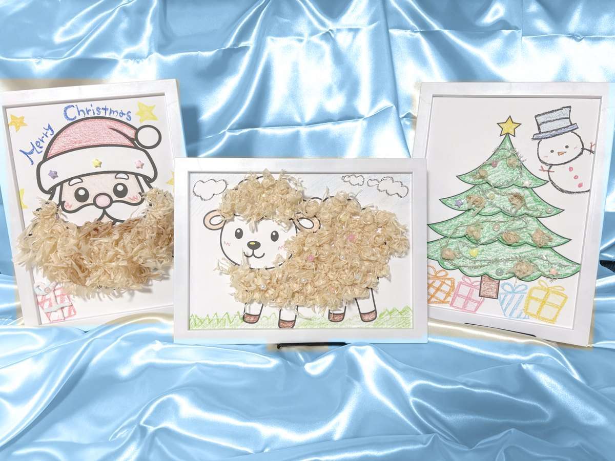 もこ材を貼って仕上げた、サンタ・羊・クリスマスツリーの作品