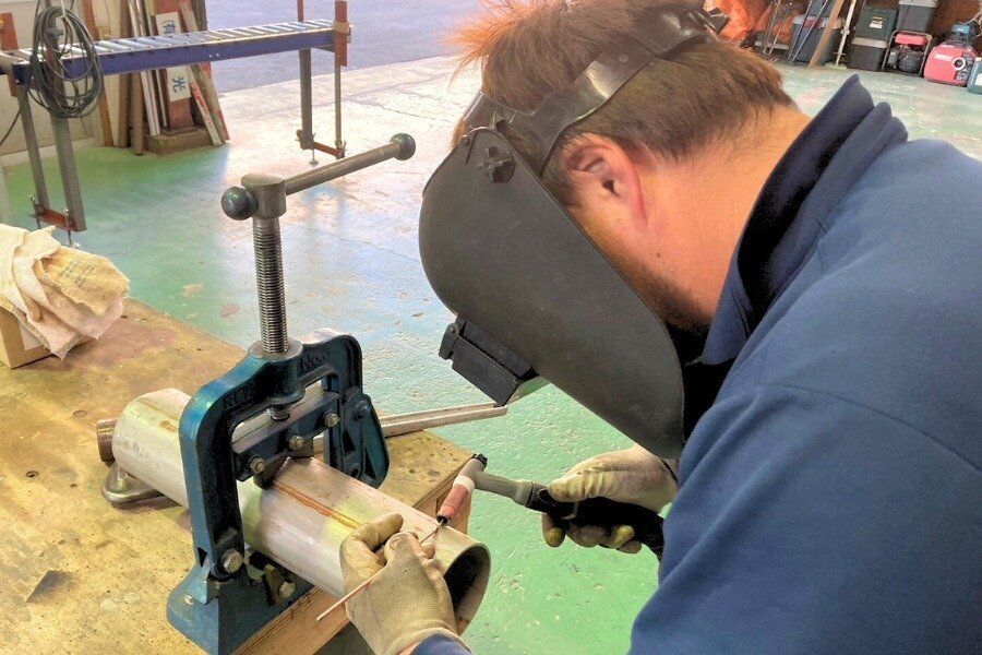 【経験者優遇】配管工事スタッフ／職長・施工管理を目指せる／年間休日125日以上／残業ほぼなし／賞与年2回