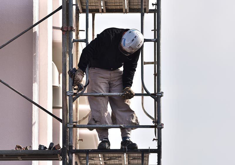 【社宅完備】月給25万円～！未経験から稼げる足場スタッフ / 履歴書不要 / 焼津市