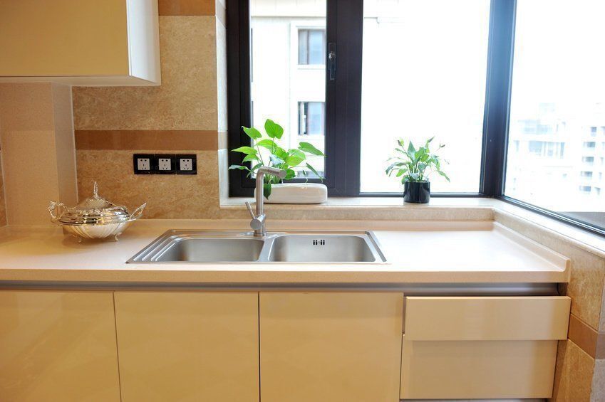 大手メーカーの仕事で仕事量安定|未経験歓迎!キッチン組立スタッフ|完全直行直帰|年間休日115日|賞与年3回|米原市