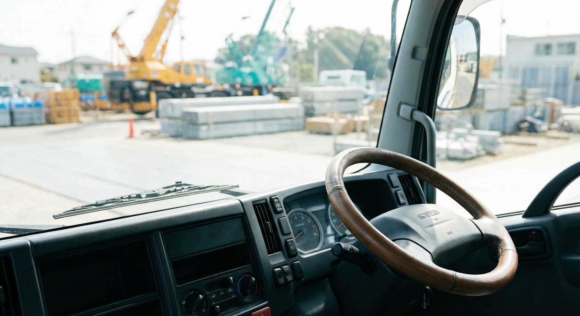 【月給33万円～】手積みなし！体力負担の少ない3tユニック／経験者優遇／所沢