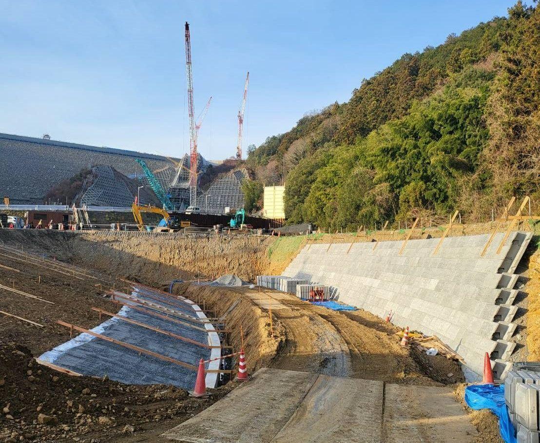 公園から都市再開発まで。地図に残る現場で腕を磨く【土木作業員】月給41万可／社宅あり／桐生市