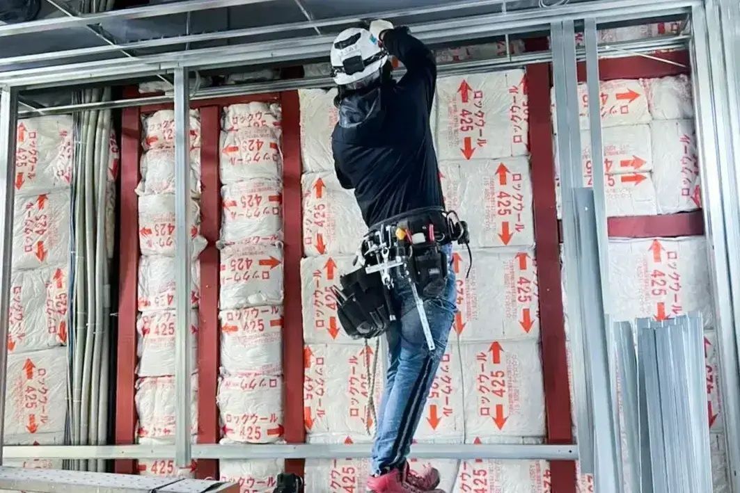 【月給60万可】現場のプロから、幹部候補へ。キャリアを選べる軽天工事／京都