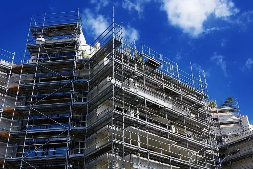 【月給25万～60万】実力主義で未経験から「稼げる職人」へ成り上がる！／寮完備・退職金あり／福知山市