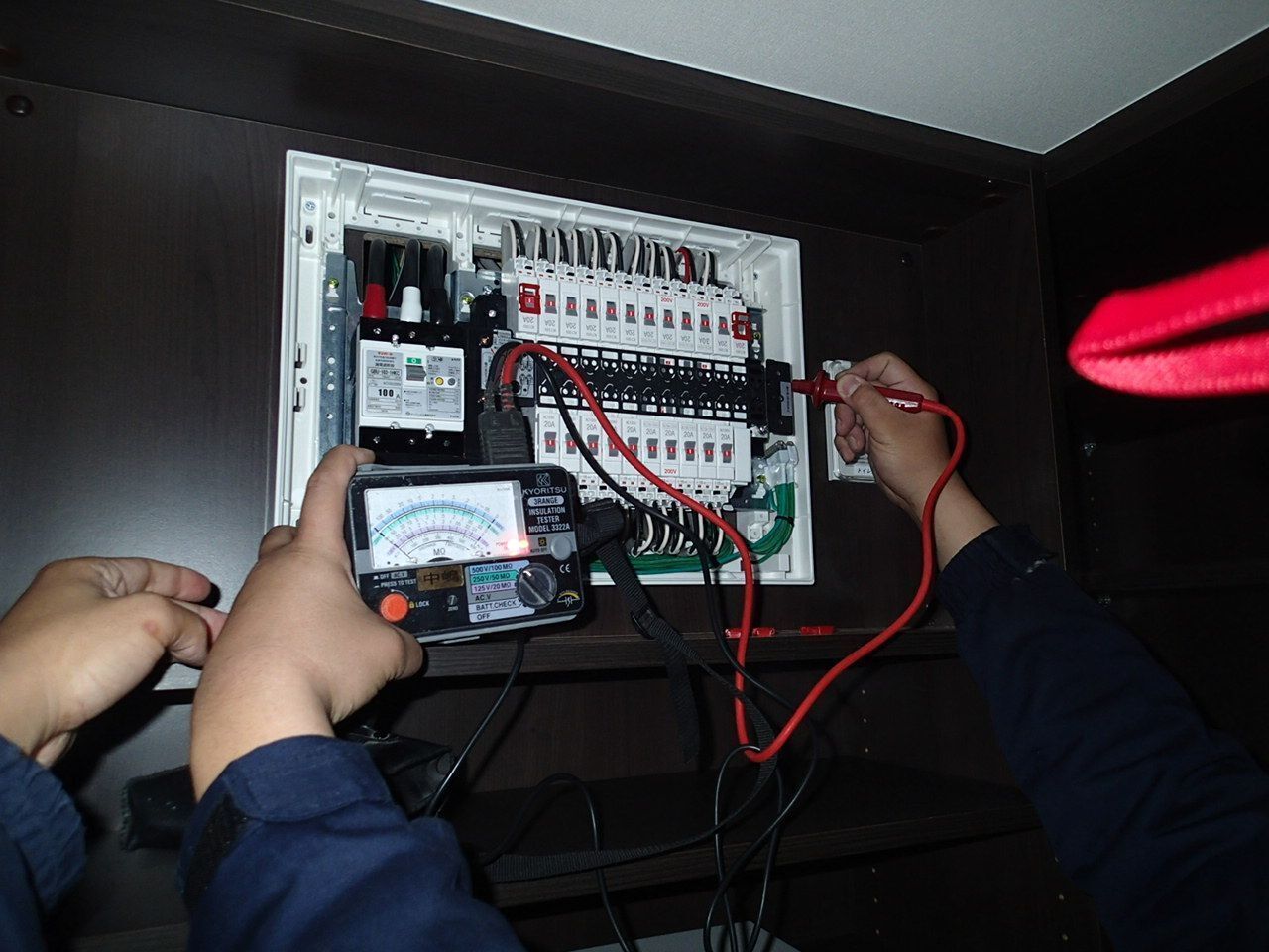 【未経験歓迎！】電気・通信・消防。3つの国家資格スキルを「一度に」習得！／大阪市北区