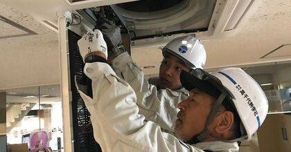 「IKEA」や「有名ビル」の裏側を作る仕事。工場でのユニット組立から始める空調設備／未経験歓迎／資格取得支援あり／尾張旭市