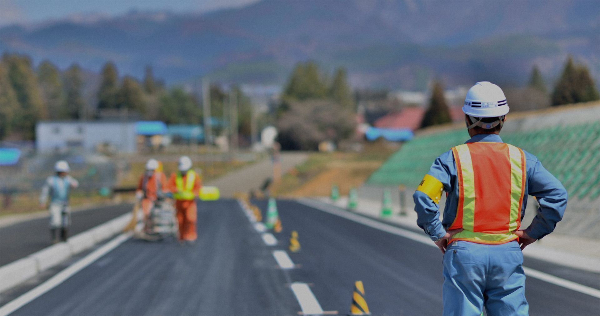 【1級土木なら月38万〜／2級なら30万〜】経験を正当に評価！宮城の安全を守る交通安全施設工事の施工管理／完全週休2日(土日祝)・年休123日