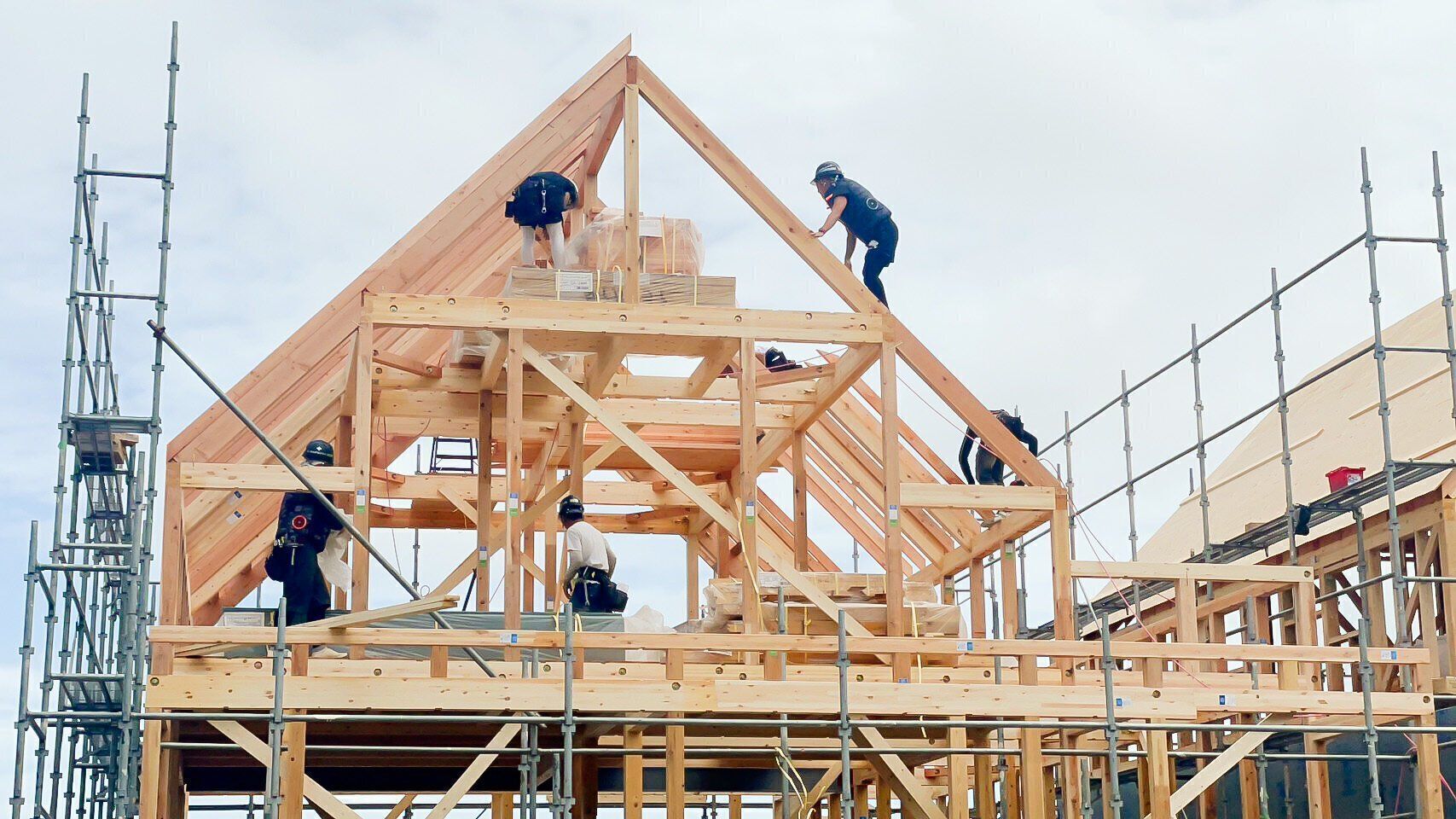 【建方大工/経験者】月給50万も可能｜土日休み選択制！「家族の時間」も「稼ぎ」も諦めない。名古屋市熱田区で培った技術を正当評価。