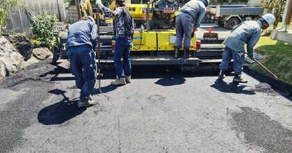 未経験OK！道路の「主治医」を目指す現場作業員｜住宅・家族手当で生活をバックアップ。現場を一貫して担当できるから、どこでも通用する技が身につく。