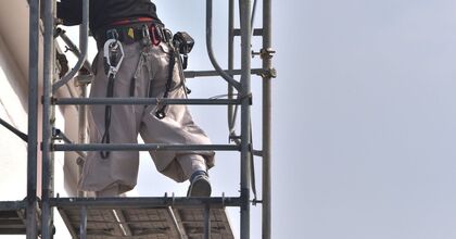 【鳶職人】未経験OK！テーマパークや遊園地の足場・重量物据付｜神戸市中央区・社保完備・創業50年。近畿圏のレアな現場で働く！