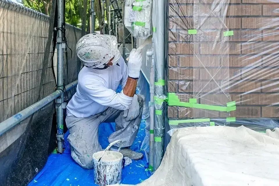 【塗装経験者募集】「ただ塗る」から、指名される「技術パートナー」へ。府中市｜日給1.5万〜2万。残業なし×創業60年の老舗。あなたのこだわりを正当に評価し、還元します！