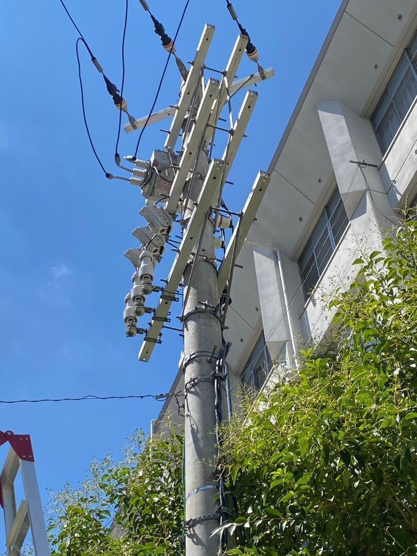 尼崎｜電気工事経験者募集。月給25万〜60万＋インセンティブ！土日休み・年休125日！強電から弱電・空調まで一貫して手がける。あなたの「電気の腕」を、一生モノの多能工スキルへ！