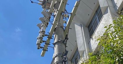 尼崎｜電気工事経験者募集。月給25万〜60万＋インセンティブ！土日休み・年休125日！強電から弱電・空調まで一貫して手がける。あなたの「電気の腕」を、一生モノの多能工スキルへ！