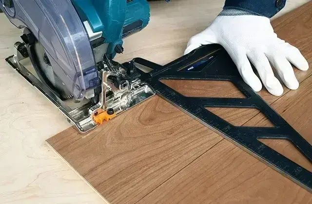 【リフォーム・原状回復の経験者募集】月給25万〜＋昇給あり｜久喜市密着で転勤なし。あなたの「多能工」としての腕を、地域のお客様のために活かしませんか？