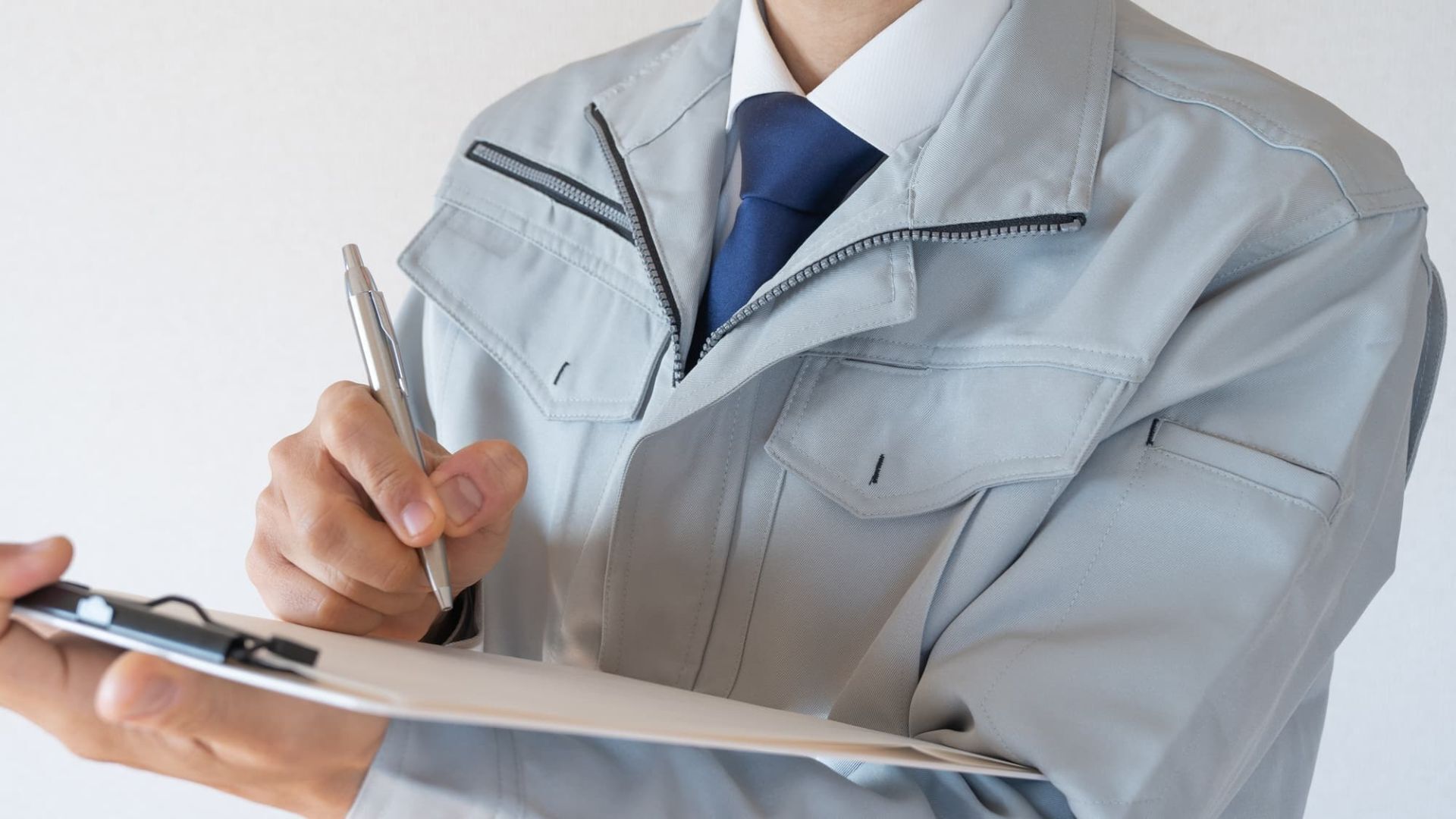 【内装施工管理／経験者】月給30万〜＋決算賞与5年連続支給の実績！あなたの「采配」を正当評価。年収700万を目指せる安定環境｜退職金・家族手当あり / 高槻市