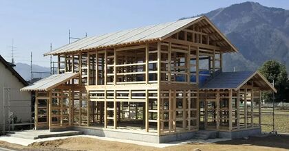 【経験者歓迎】月給35万スタート！養父市で愛されて50年。自社一貫施工の「品質」が営業を後押し / 飛び込みなし