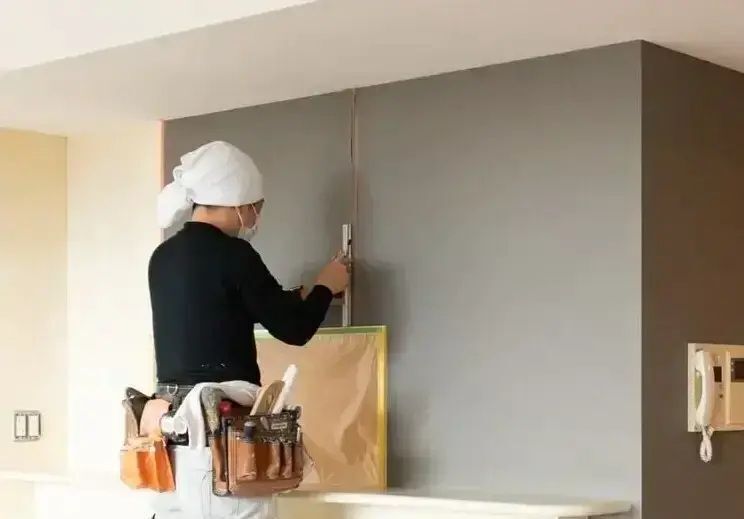 【月給50万円可】店舗やオフィスの内装多能工｜実働7時間｜経験者優遇