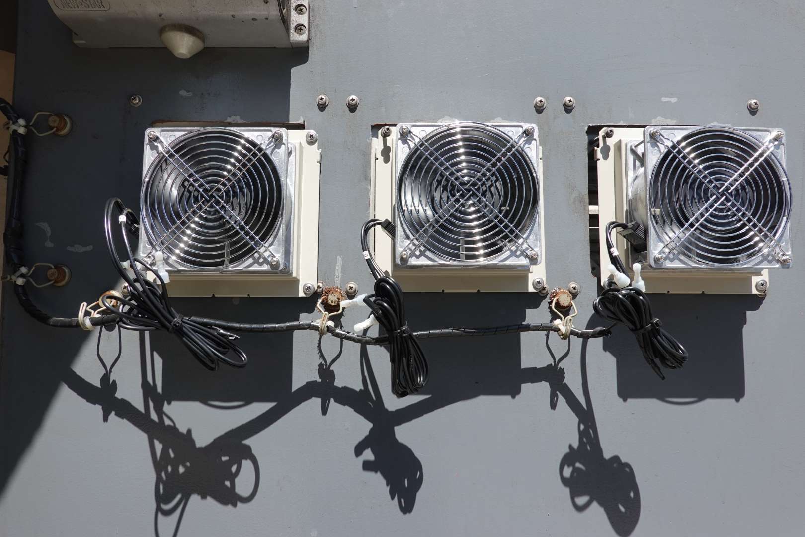 宮城県仙台市若林区 マンション配電盤室 篠原電機 防填流ギャラリーユニット交換工事 | マンション・アパートの施工事例 | 塩竃市・仙台市の ...