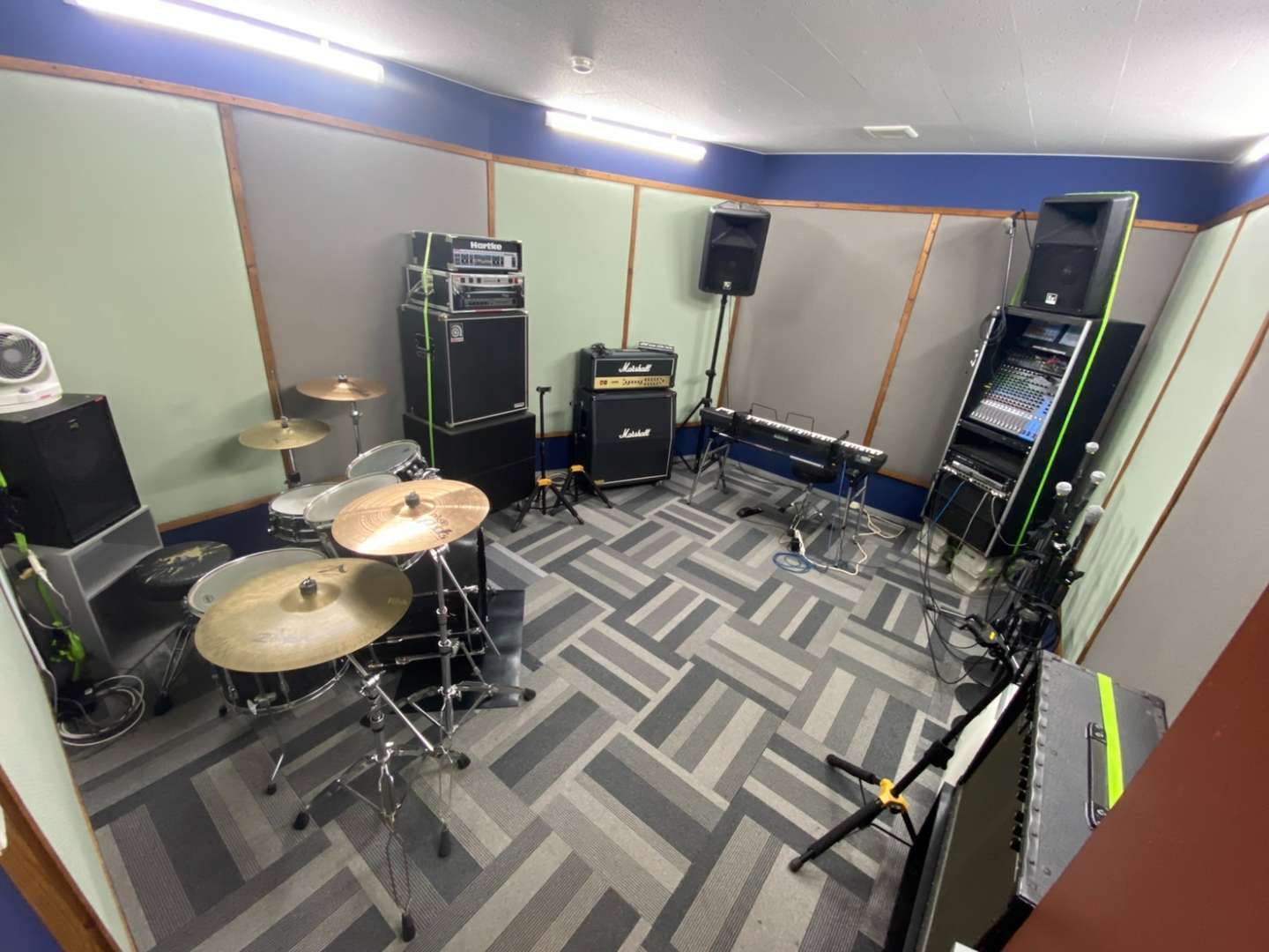 大阪府音楽スタジオ Hit Studio中津店 吸音壁工事 | 店舗の施工事例