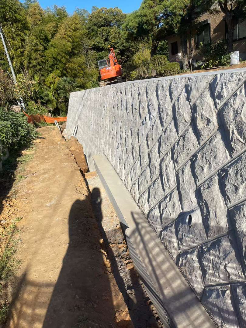 東京都町田市 間知ブロック積 土留め 施工事例 | 土木(舗装・砂防・河川・管路など)の施工事例 | 間知ブロックの事なら埼玉県所沢市の石州石工興業へ