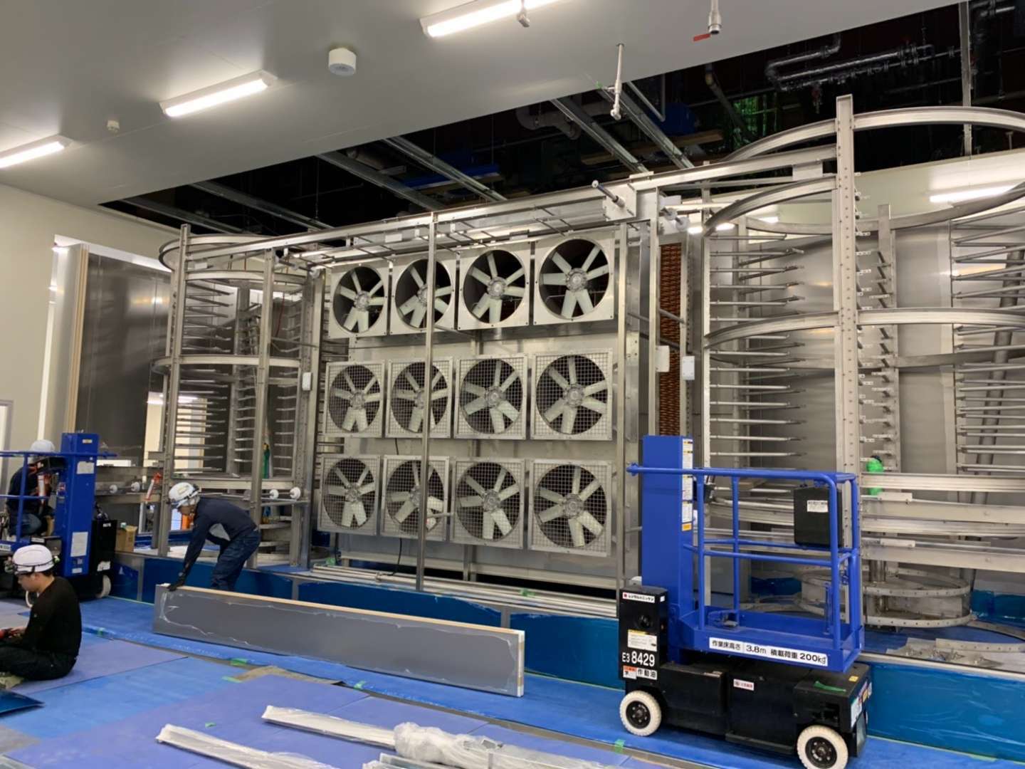 トレー入り餃子凍結ツインスパイラルフリーザー 処理量：1000Kg/H 工場・プラントの施工事例 冷凍設備の設計・製作・設置は香川県