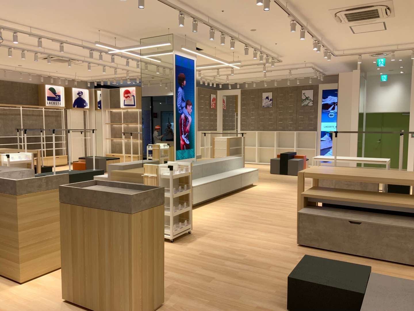 神戸市 物販店 内装工事一式 | 店舗の施工事例 | 店舗内装は大阪府の 