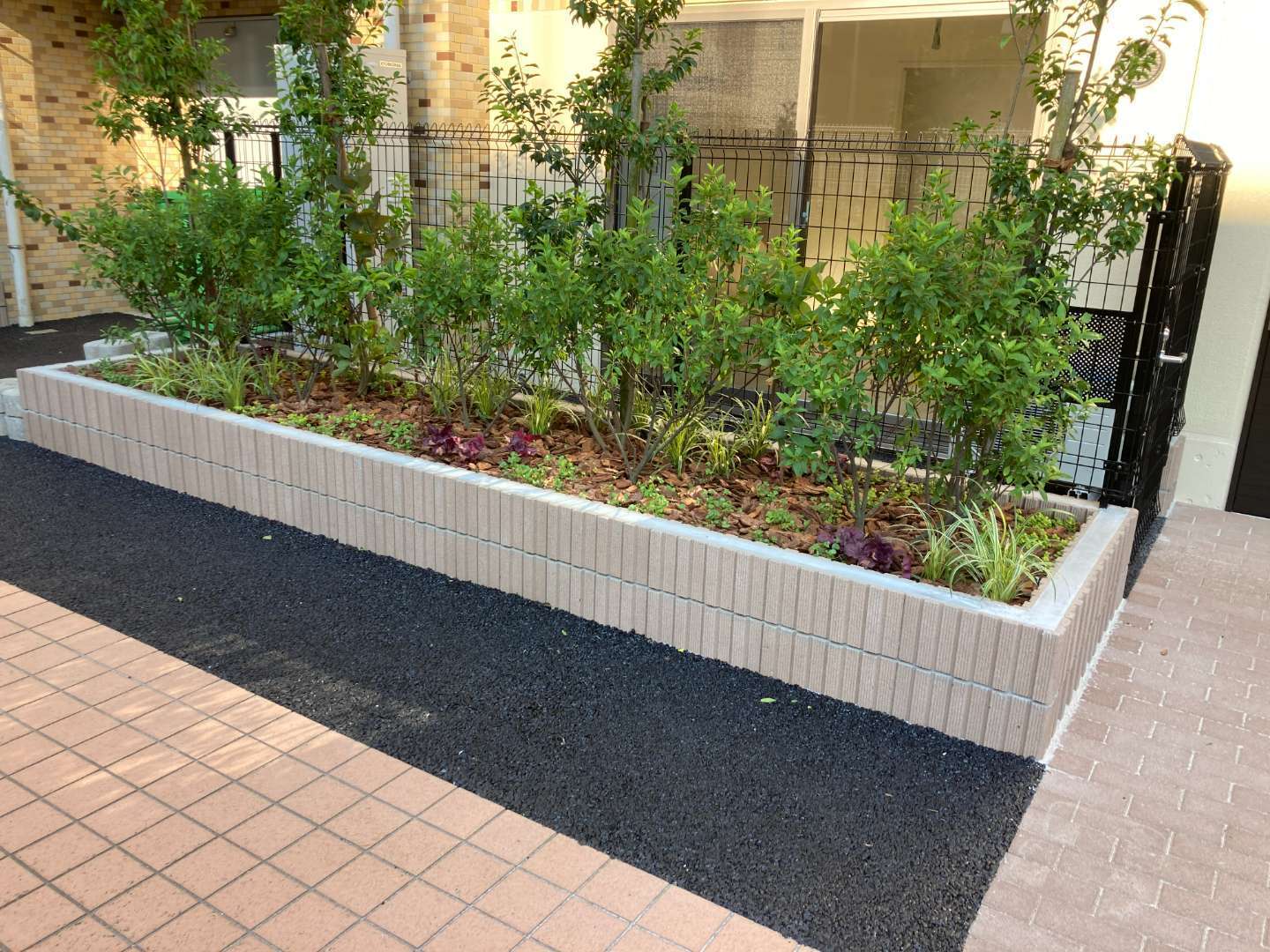 使わなくなった駐車場を大改造 | マンション・アパートの施工事例 | 東京都の外構工事・基礎工事・土木工事一式は【たかやなぎ建設株式会社】