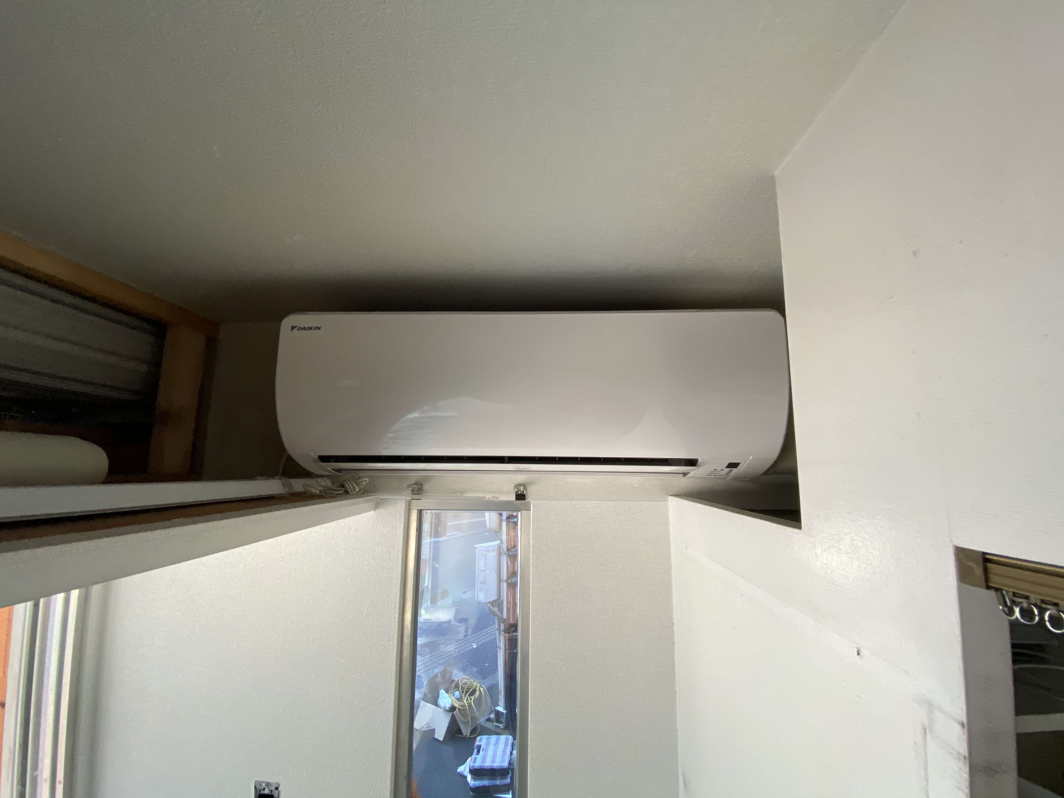 宮城県仙台市青葉区本町 宝くじ売り場様 ダイキンルームエアコン交換工事 その他の施工事例 塩竃市 仙台 市のガス 空調 厨房 電気工事は 株式会社菜花空調